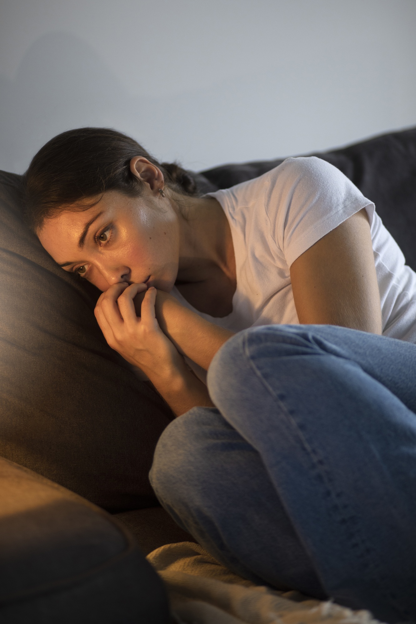 Não é só a dor: o que a endometriose faz com a cabeça, o trabalho e a autoestima