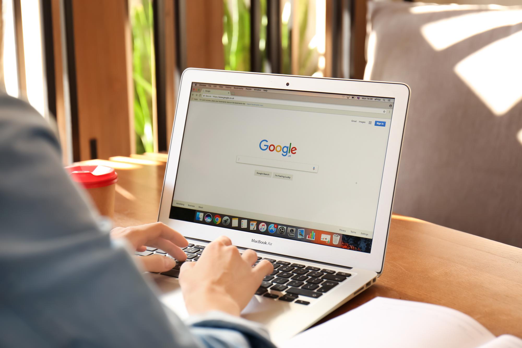 Guia comercial ou Google: onde o cliente da sua cidade procura primeiro